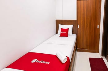 RedDoorz Syariah near Alun Alun Kota Bandung