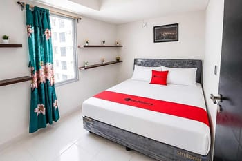 RedDoorz near Green Sedayu Mall