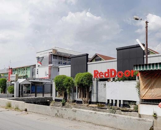 RedDoorz Plus near Thamrin Plaza Medan