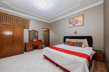 RedDoorz Plus @ Hotel Griya Sakinah Cisarua Puncak