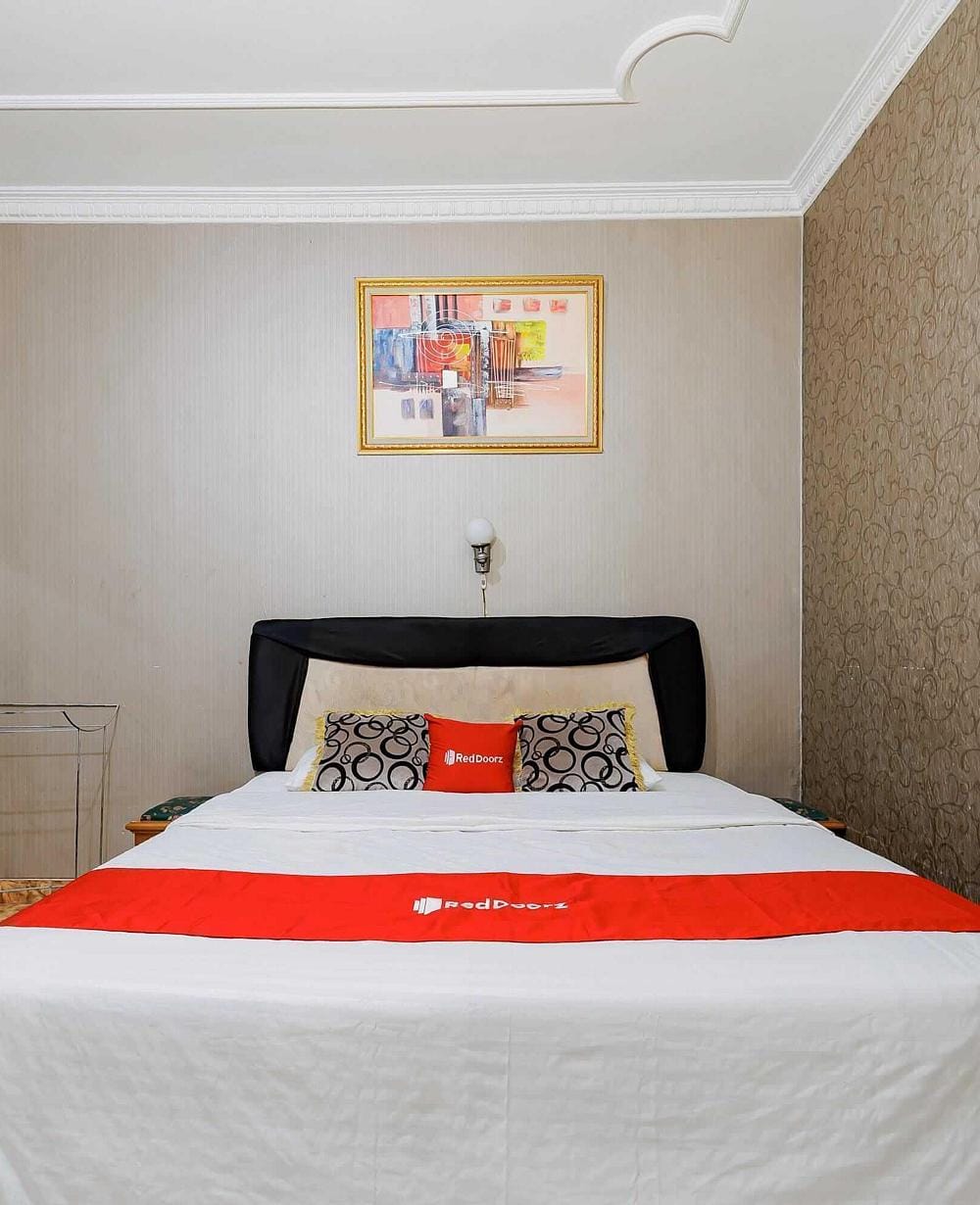 RedDoorz Deluxe Room