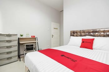 RedDoorz @ Jalan Demang Lebar Raya Palembang