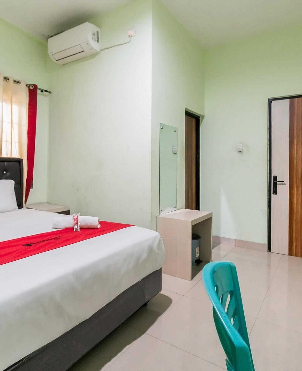 RedDoorz Room