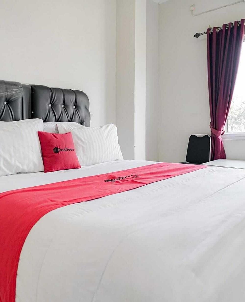 RedDoorz Room