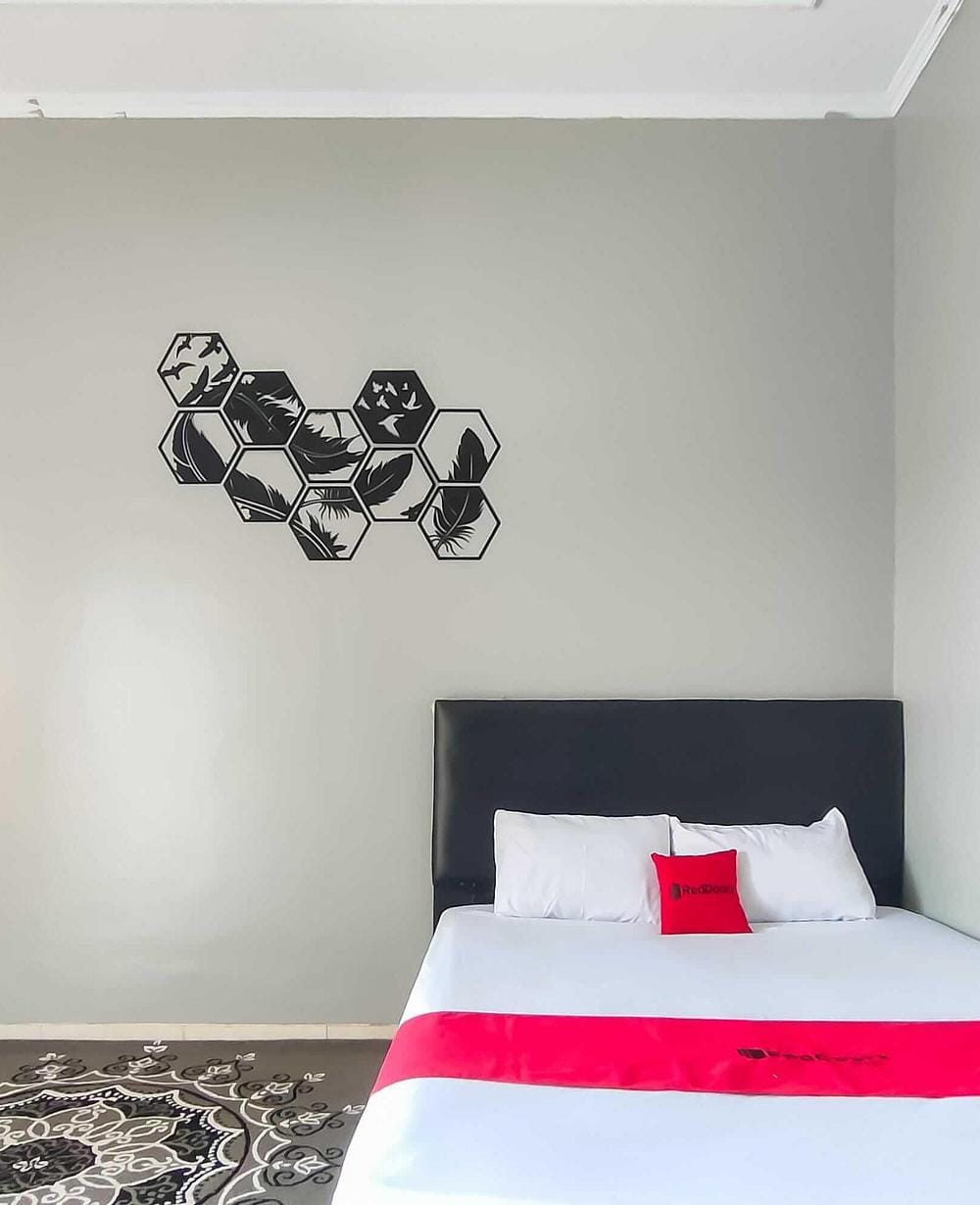 RedDoorz Room