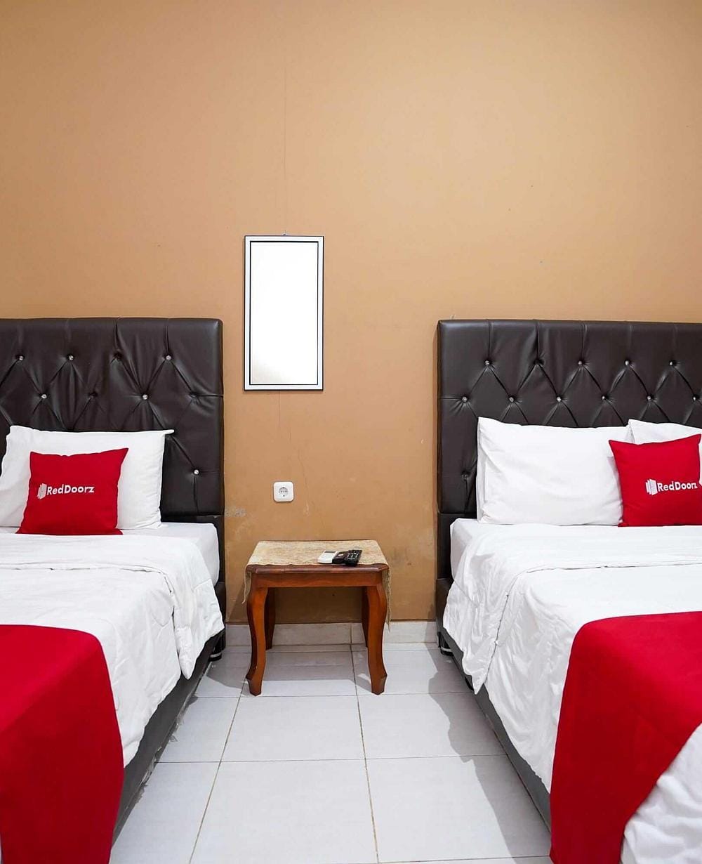 RedDoorz Family Room