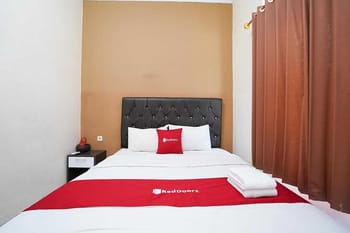 RedDoorz @ Greenhouse Tegalwaras Palagan