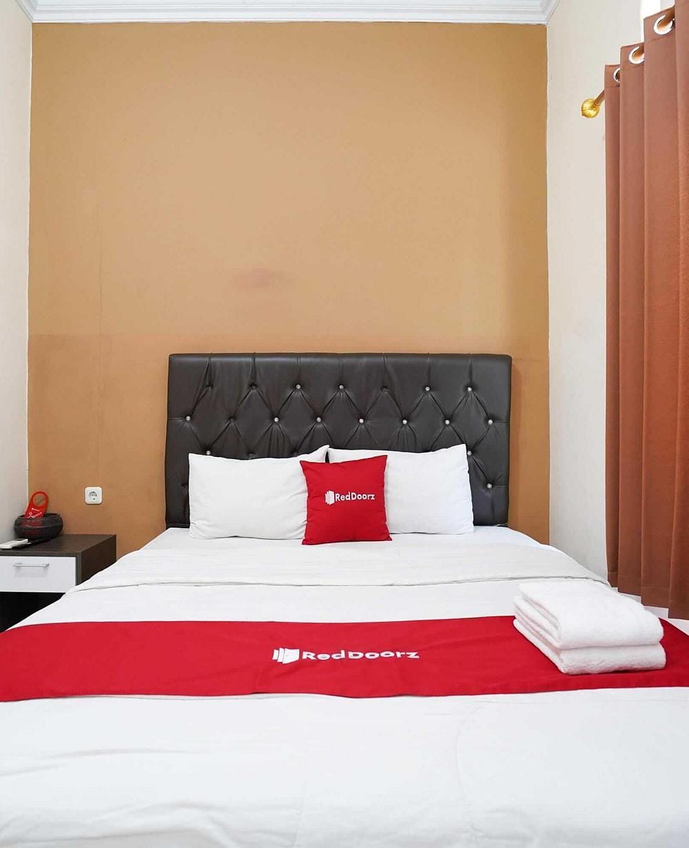 RedDoorz Room