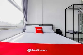 RedDoorz @ Chanara Stay PVJ Bandung