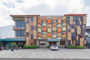 Sans Hotel Budaya Cirebon