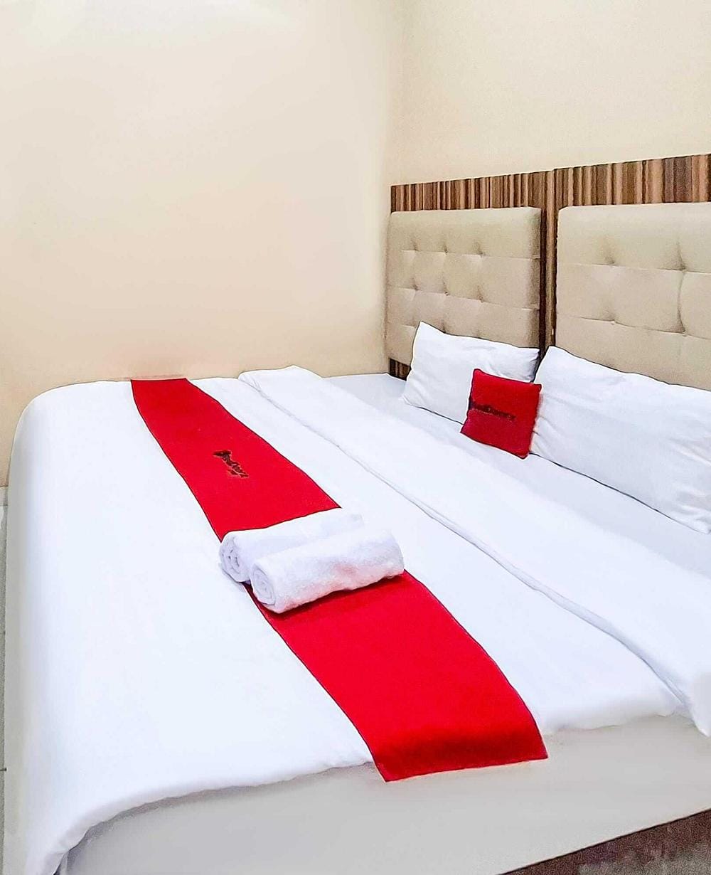 RedDoorz Room