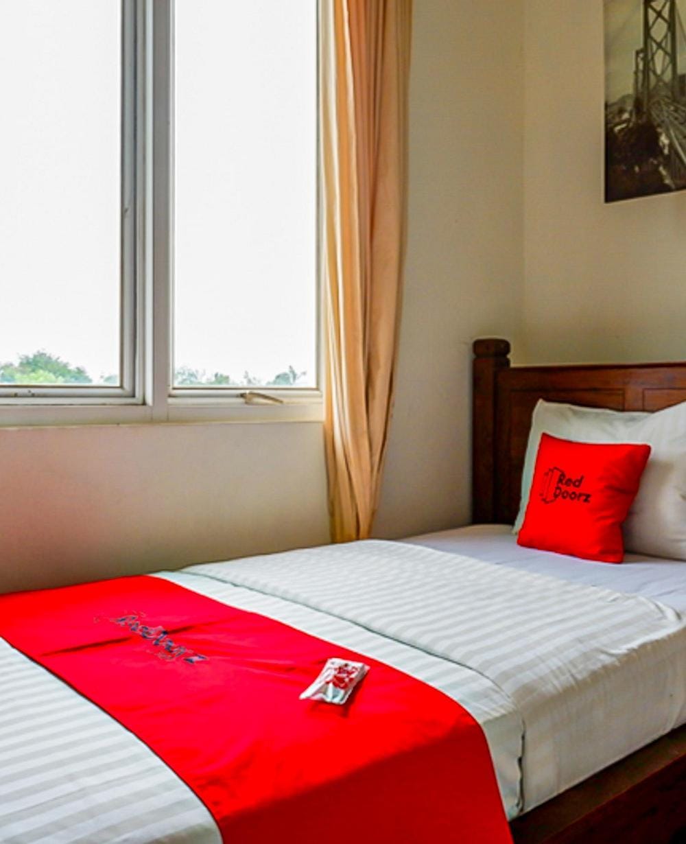 RedDoorz Single Room