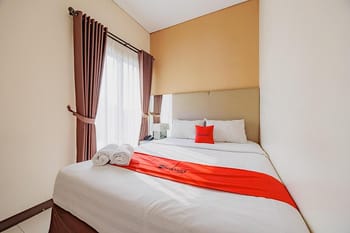 RedDoorz Plus @ Blue Pacific Blok M