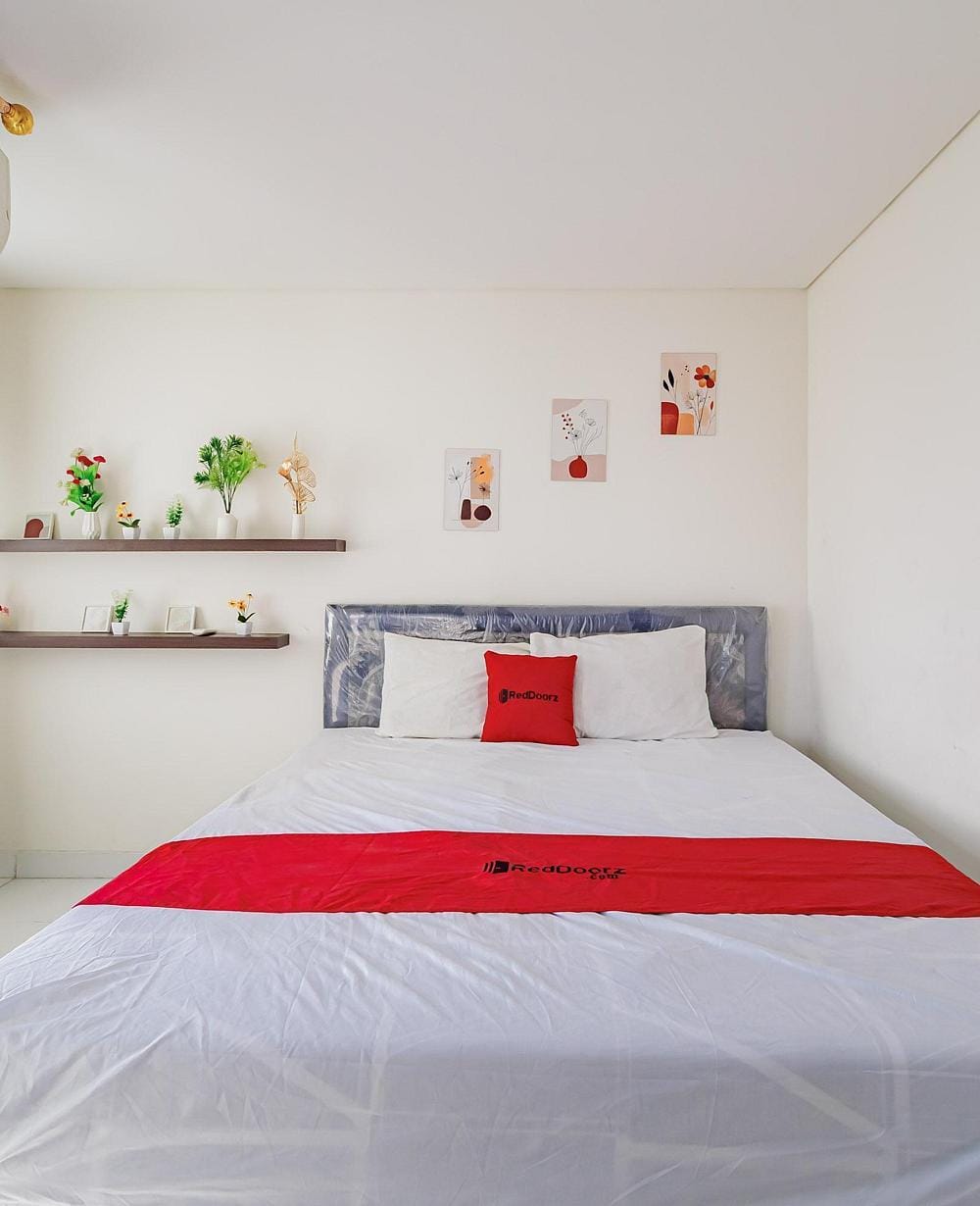 RedDoorz Room