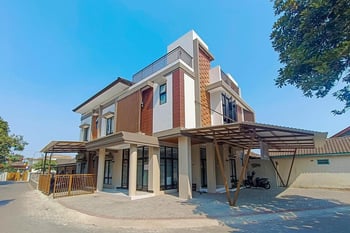 The Signature Living
