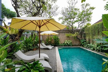 Urbanview Hotel Grand Pudjawan near Kuta Beach