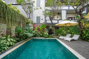 Urbanview Hotel Grand Pudjawan near Kuta Beach