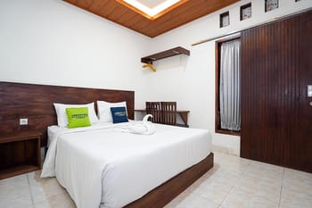 Urbanview Hotel Arta Guna Casa 2