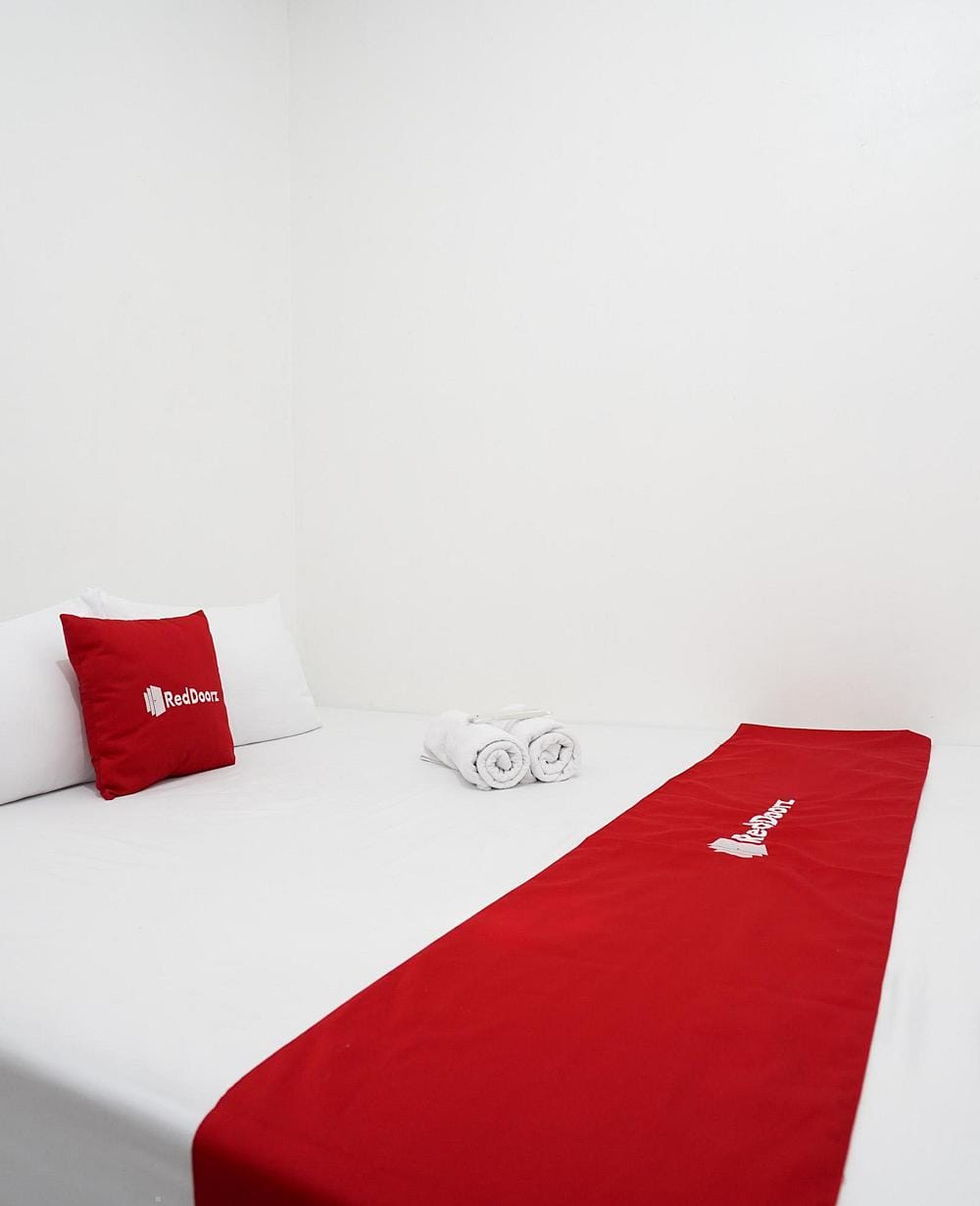 RedDoorz Room