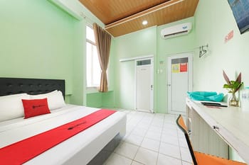 RedDoorz @ Jalan Pangeran Antasari Lampung 2