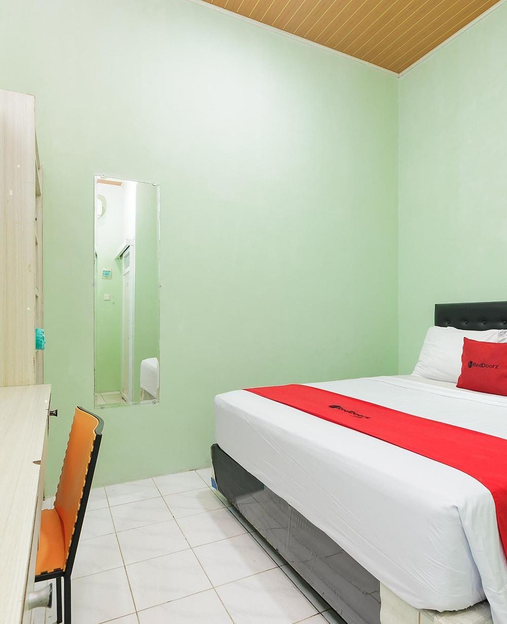RedDoorz Room