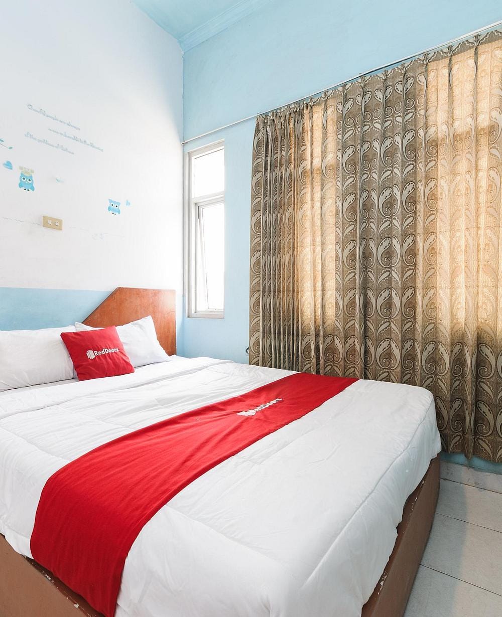 RedDoorz Room
