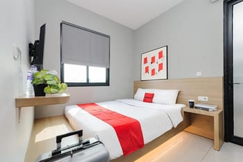 RedDoorz Plus @ Kedaton Lampung