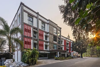 SANS Vibes Nufara Suite Hotel Lampung
