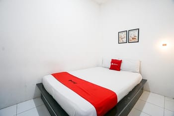 RedDoorz @ Sirih Gading Guest House Tulungagung