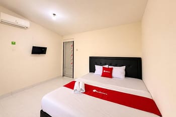 RedDoorz near Tugu Yogyakarta 3
