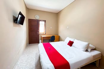 RedDoorz Syariah 358 Windan near RS Orthopedi Solo
