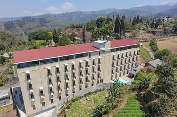 Sans Elite Emerald Hotel Batu