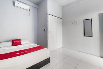 RedDoorz Syariah near Jalan Sumantri Jambi