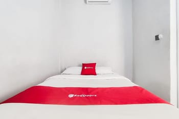 RedDoorz Syariah near Jalan Sumantri Jambi