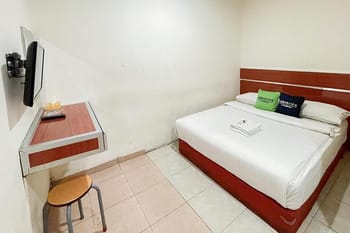 Urbanview Hotel New Land near Harbour Bay Batam