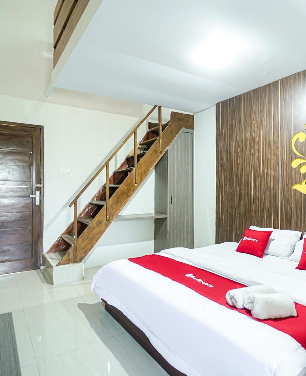 RedDoorz Family Room