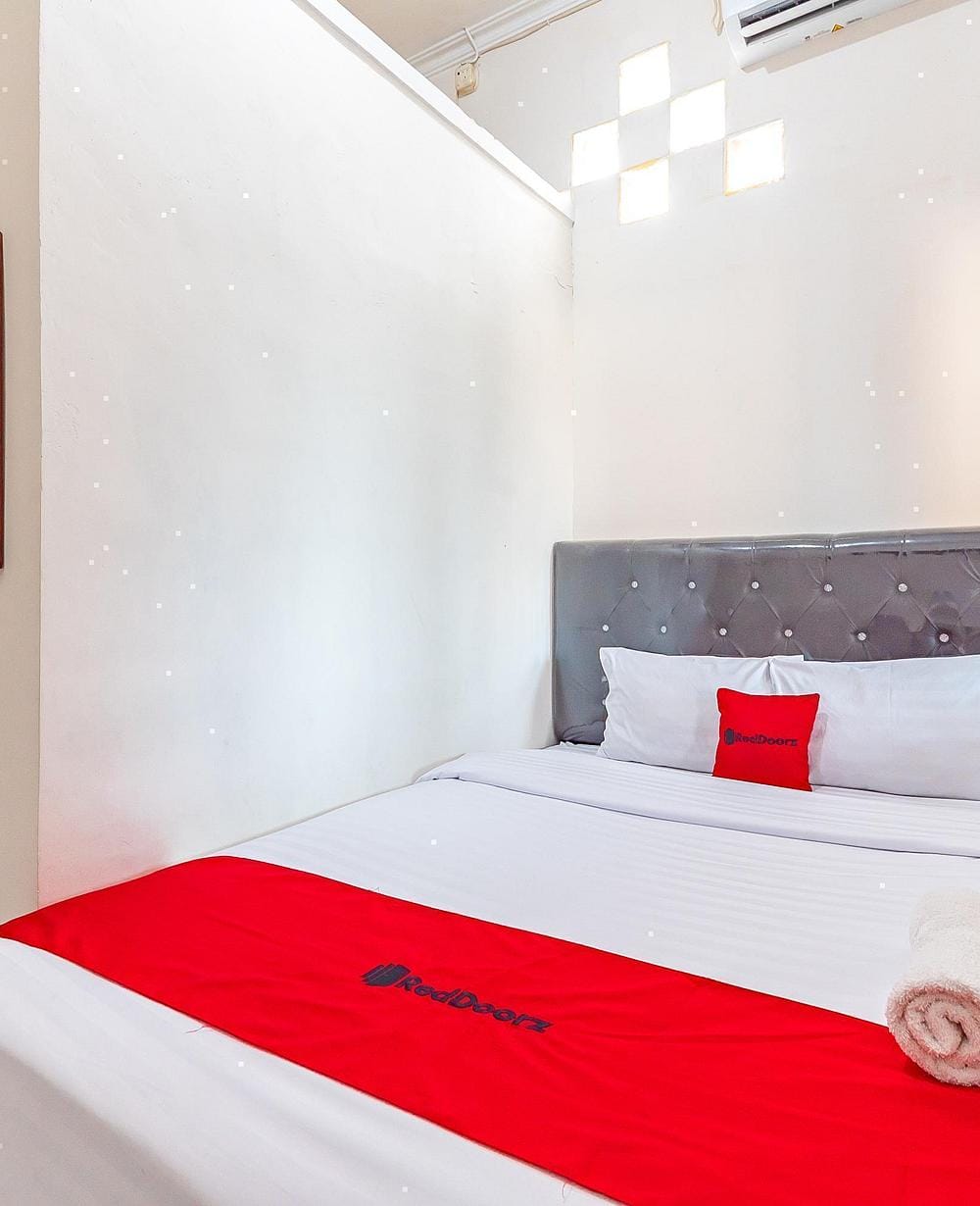 RedDoorz Room