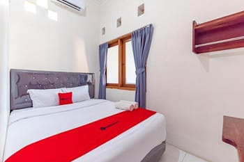 RedDoorz @ Anjasmoro Guest House near Bandara Ahmad Yani Semarang