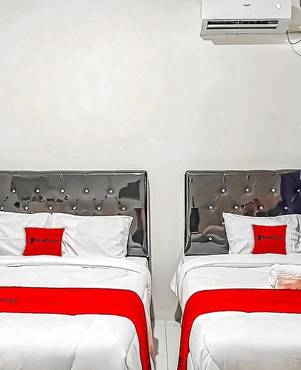 RedDoorz Family Room