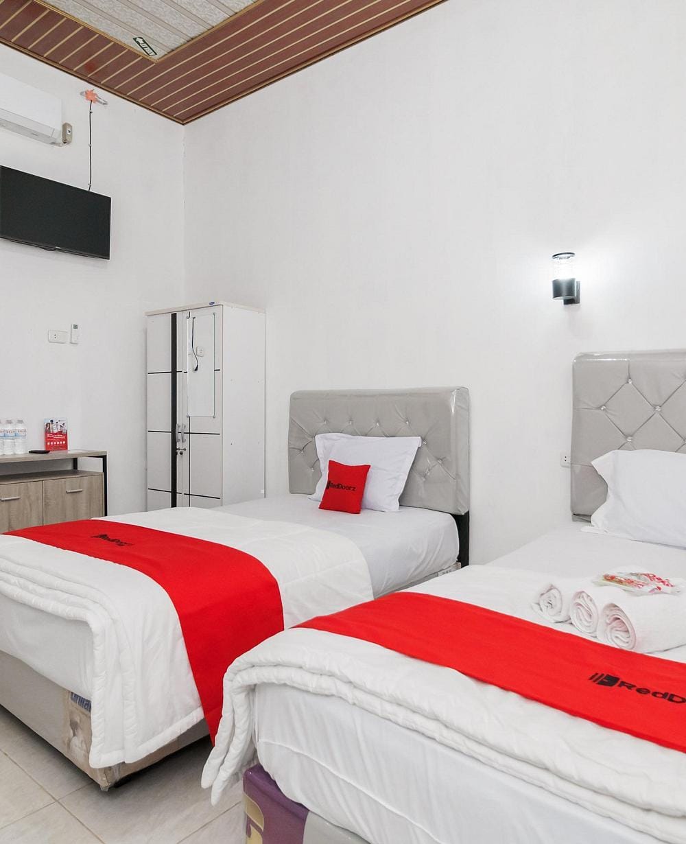 RedDoorz Family Room
