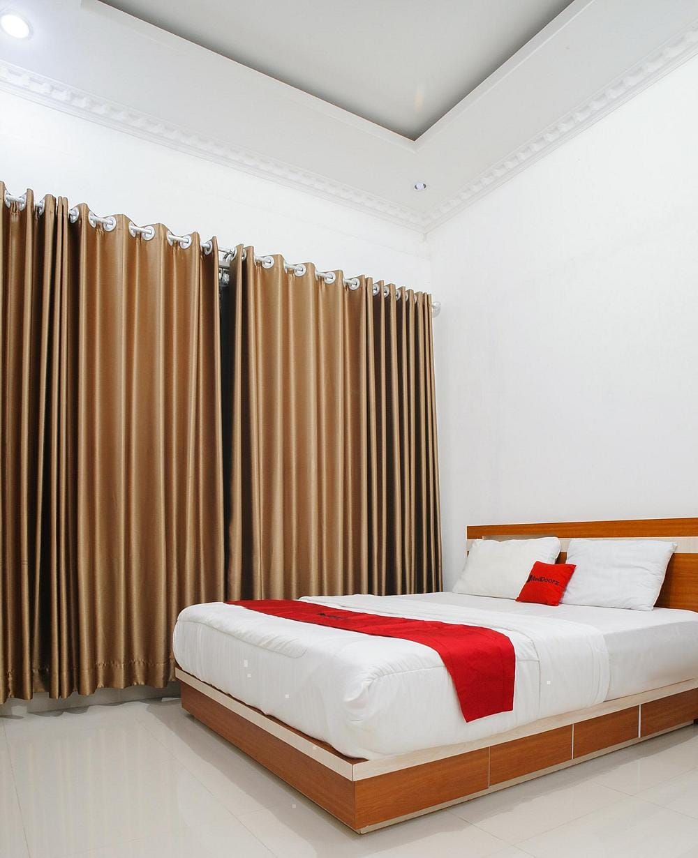 RedDoorz Room