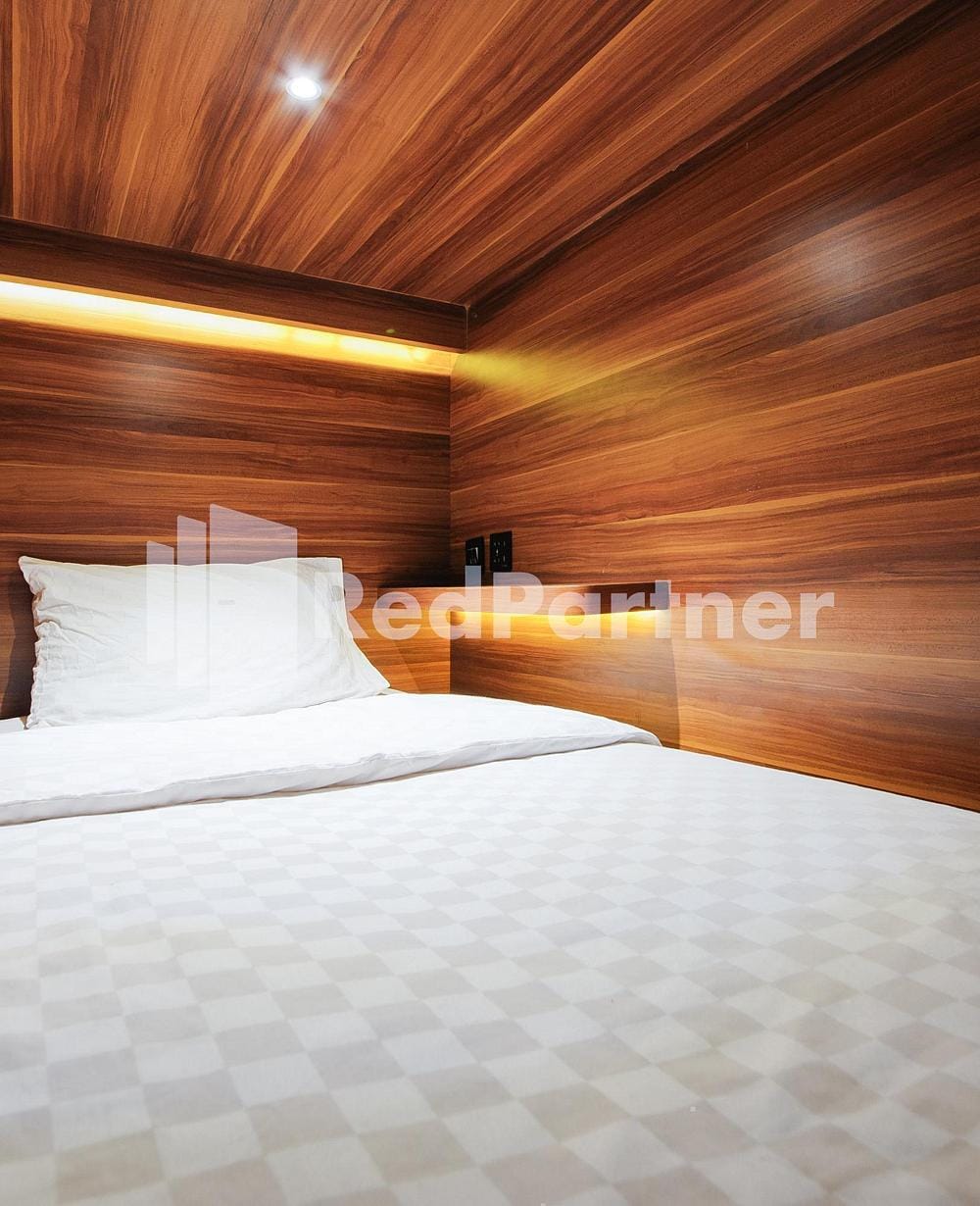 Single Pod Shared Bathroom