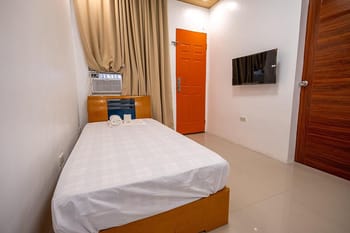 TravelNest Transient Inn Santa Rosa Laguna