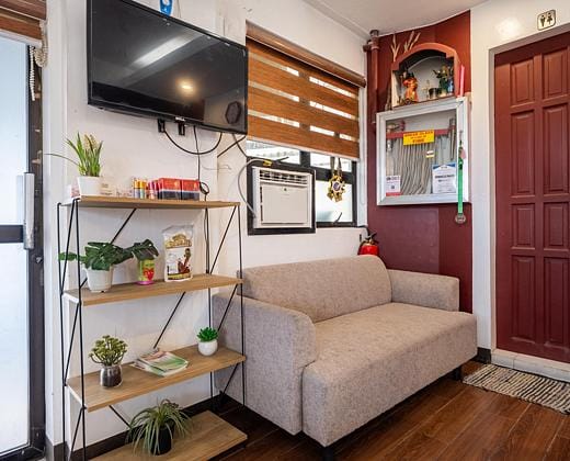 RedDoorz Near Iloilo International Airport