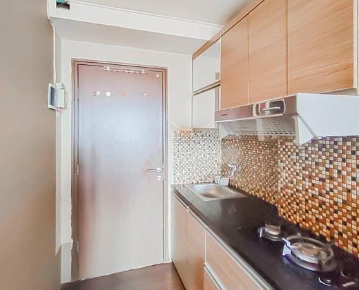 RedLiving Apartemen The Suites Metro Tower - King Property Tower C