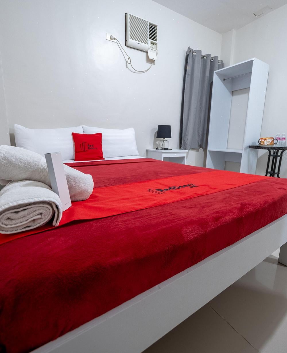 RedDoorz Standard Room