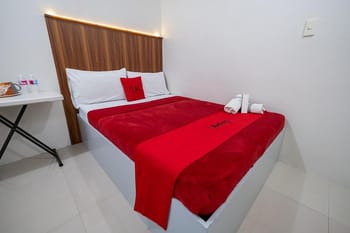 RedDoorz Plus @ Casa Lucia Sindalan San Fernando City Pampanga