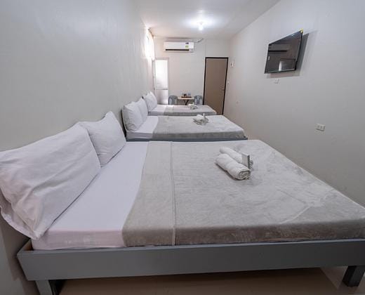 RedDoorz Plus @ Casa Lucia Sindalan San Fernando City Pampanga