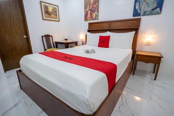 RedDoorz @ La Casa Guesthouse former RedDoorz at Tamarind Street Angeles City