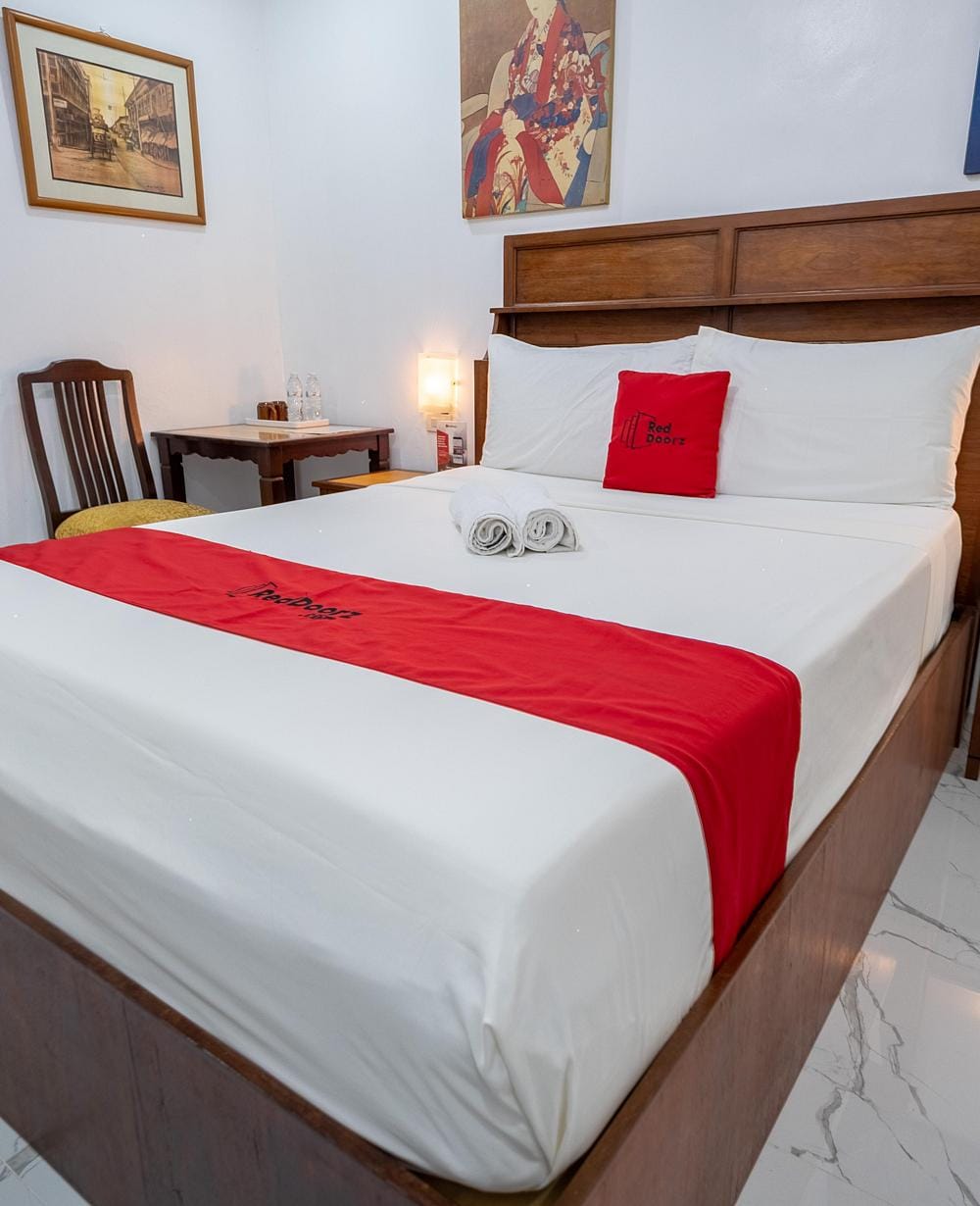 RedDoorz Room